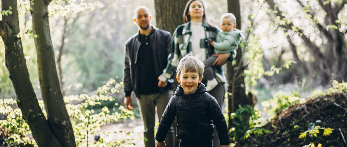 Familie i skogen