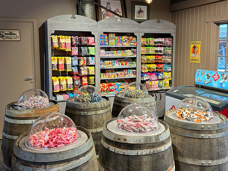 Faunia Main store