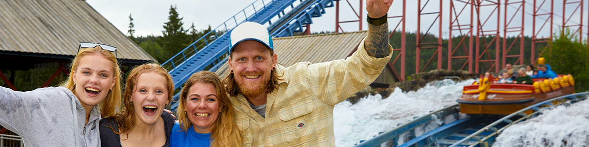 Familie ved SuperSplash på TusenFryd